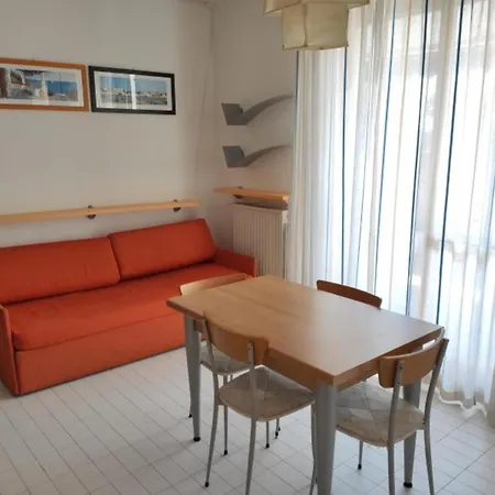Flat With Covered Terrace Appartamento *