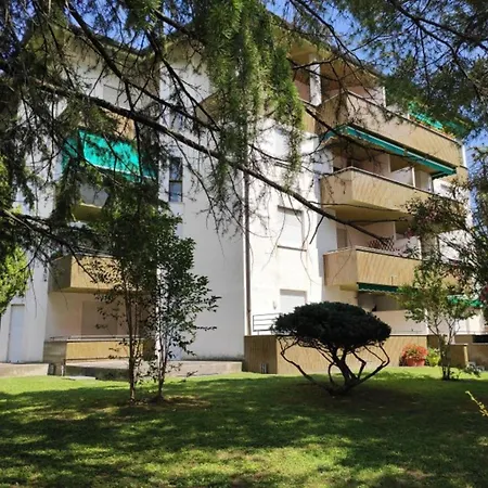 Flat With Covered Terrace Appartamento *